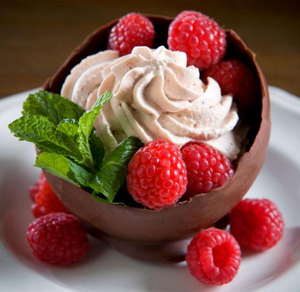 chocolate_bowls_raspberries_choc_mousse
